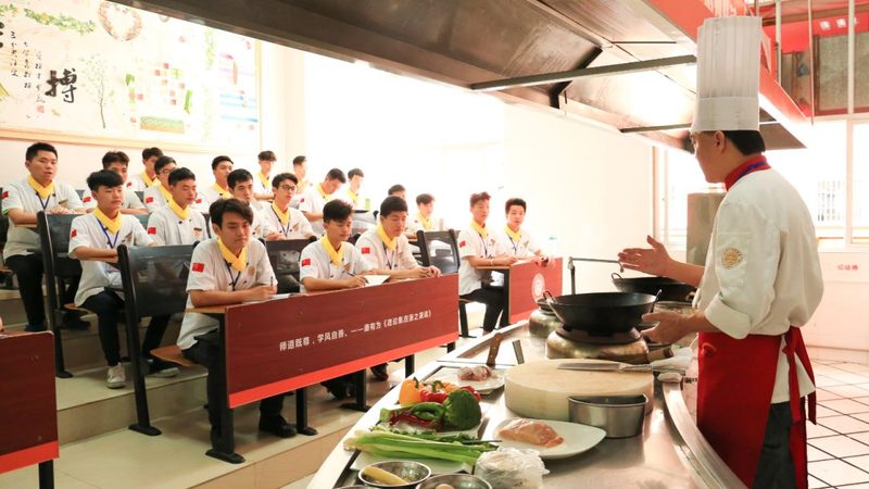 食品OEM代加工设备：揭秘其核心参数与选型逻辑